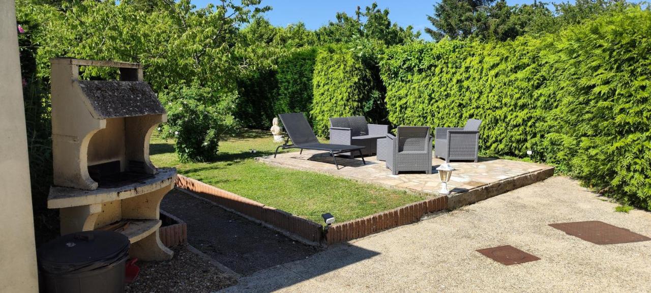 Maison De Village Avec Exterieur Oysonville Esterno foto